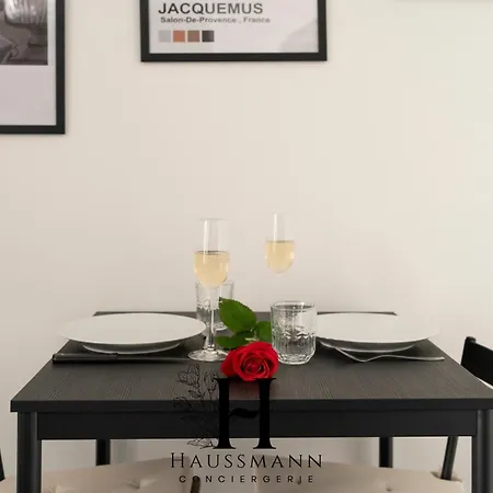 Magnifique Luxe Jacuzzi Centre דירה